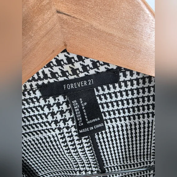 Forever 21 Black and White Checkered Blazer |Size S - Picture 3 of 3